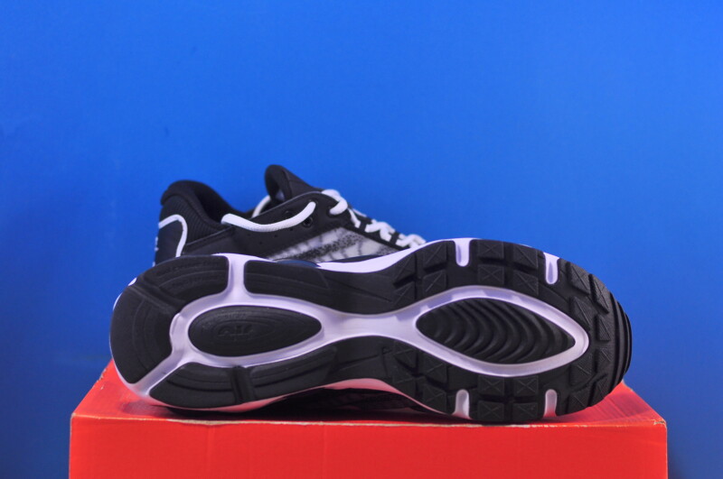 Кросівки Nike Air Max Tw Black/White - Зображення 4