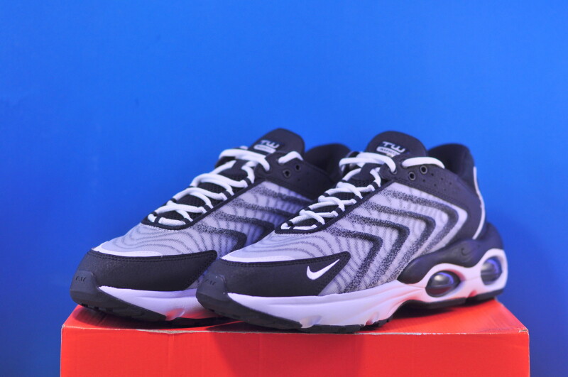 Кросівки Nike Air Max Tw Black/White - Зображення 1