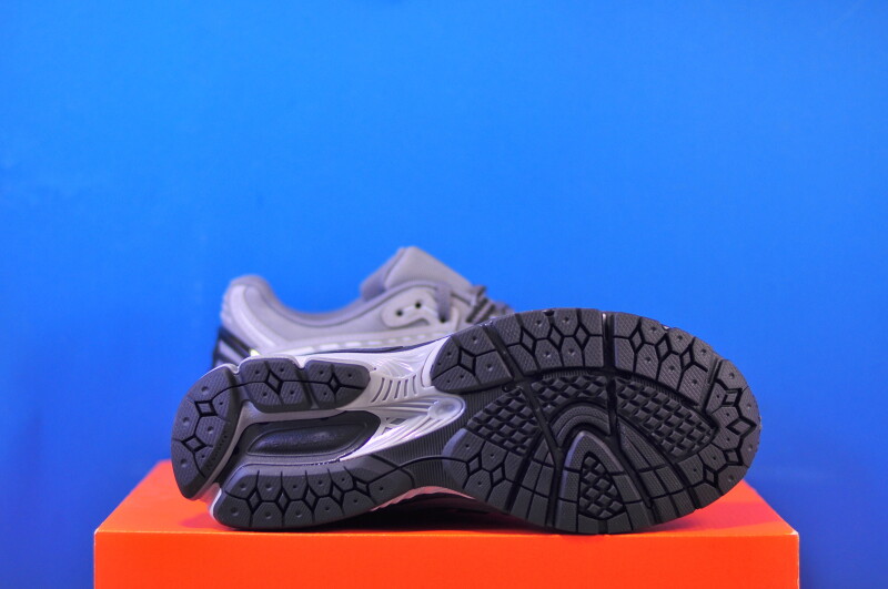 Кросівки New Balance 1906R M1906RLG - Зображення 4