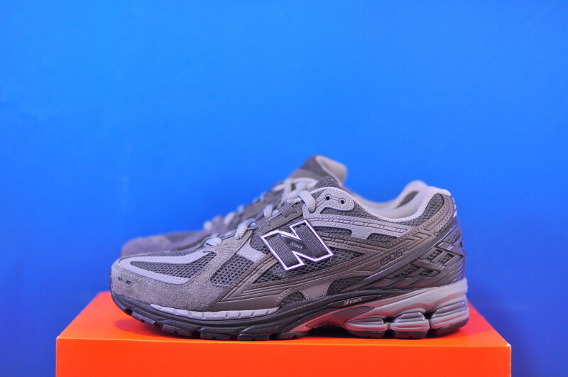 Кросівки New Balance 1906U U19067GB