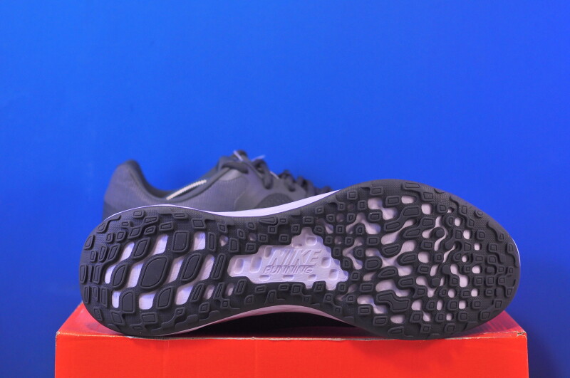 Кросівки Nike Revolution 6 NN DC3728-004 - Зображення 4