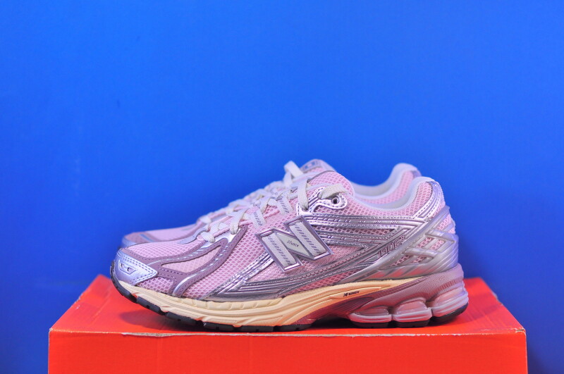 Кросівки New Balance 1906R U1906RNF