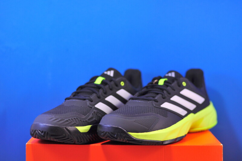 Кросівки Adidas Courtjam Control 3 IH3093 - Зображення 1