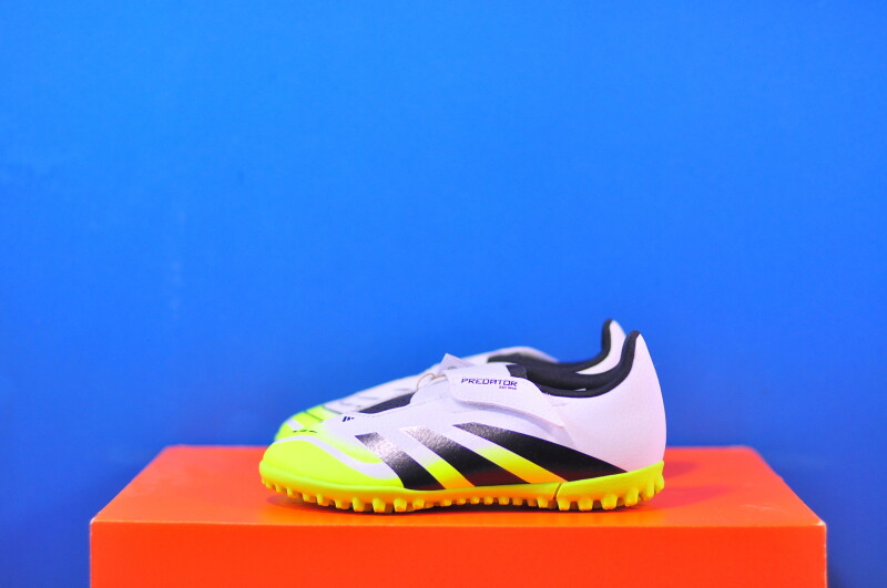 Сороконіжки Adidas Predator Club JH8871