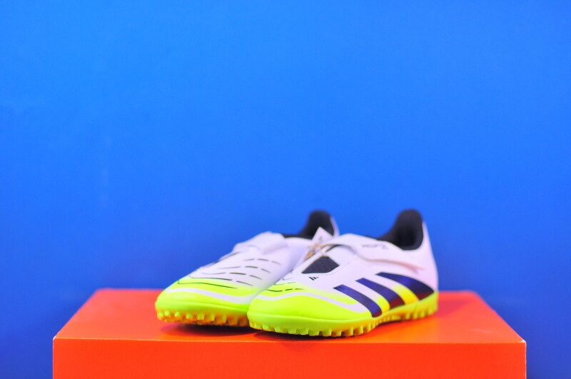 Сороконіжки Adidas Predator Club JH8871 - Зображення 1
