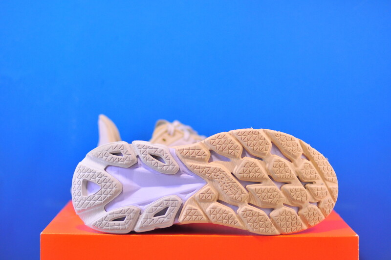 Кросівки Hoka One One Clifton Edge 1110511 AMBG - Зображення 4