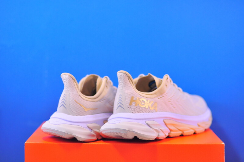 Кросівки Hoka One One Clifton Edge 1110511 AMBG - Зображення 2