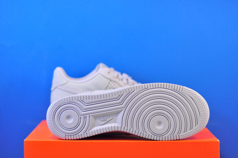 Кросівки Nike Air Force 1 07 Grey DX4108-001 - Зображення 4