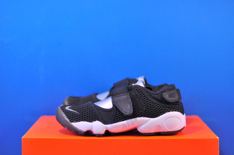 Кросівки Nike Air Rift 848386-001