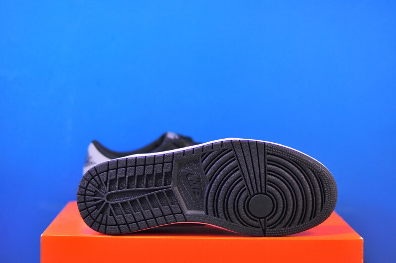 Кросівки Nike Jordan 1 Low OG Shadow CZ0790-003 - Зображення 4