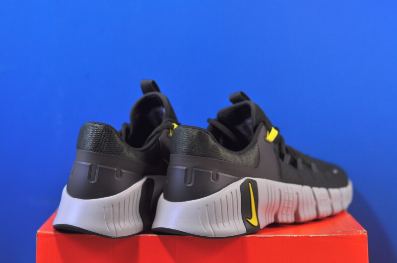 Кросівки Nike Free Metcon 5 DV3949-300 - Зображення 2