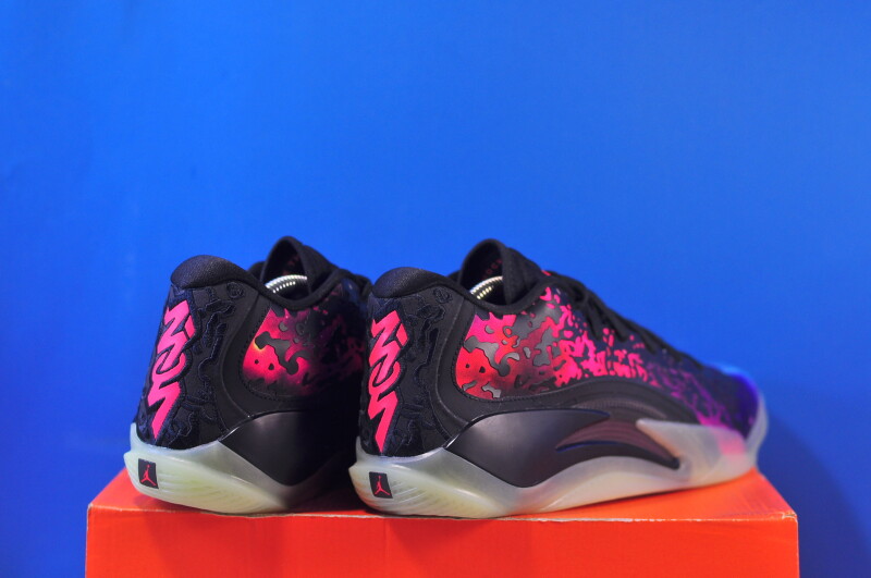 Кросівки Nike Air Jordan Zion 3 Black/Violet DR0675-006 - Зображення 2