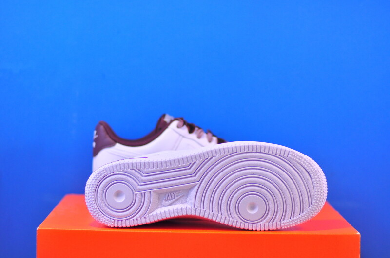 Кросівки Nike Air Force 1 07 HV4403-600 - Зображення 4