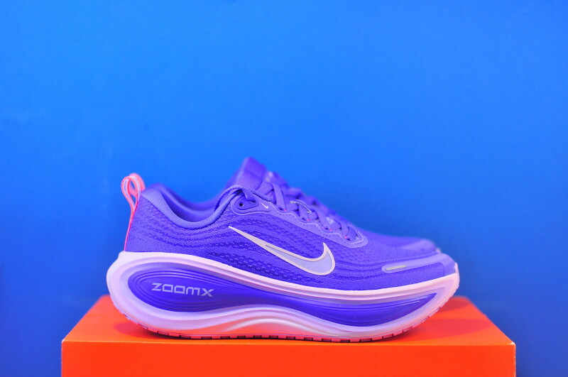 Кросівки Nike Vomero Plus HV8154-501 - Зображення 3