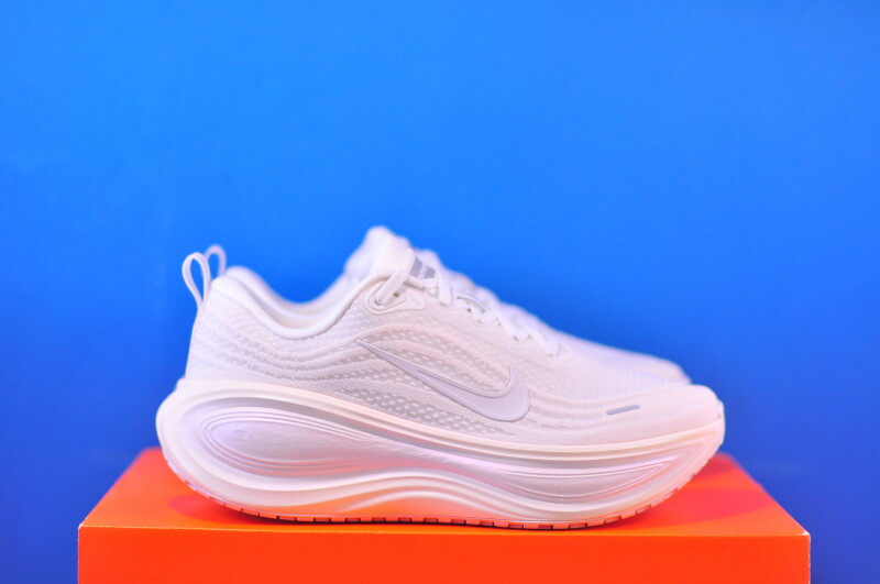 Кросівки Nike Vomero Plus IO9916-100 - Зображення 3
