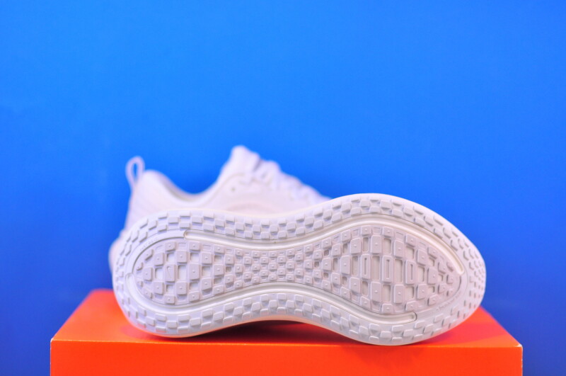Кросівки Nike Vomero Plus IO9916-100 - Зображення 4