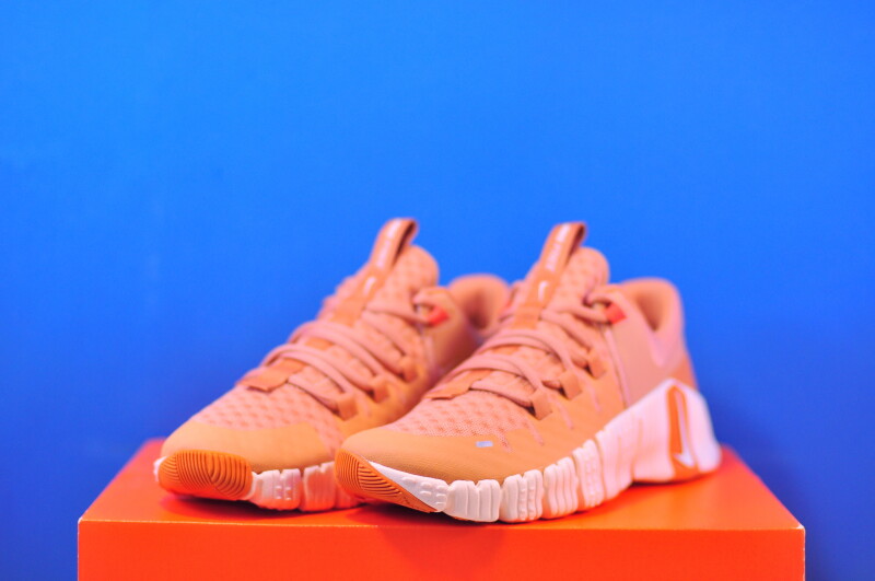 Кросівки Nike Free Metcon 5 DV3950-200 - Зображення 1