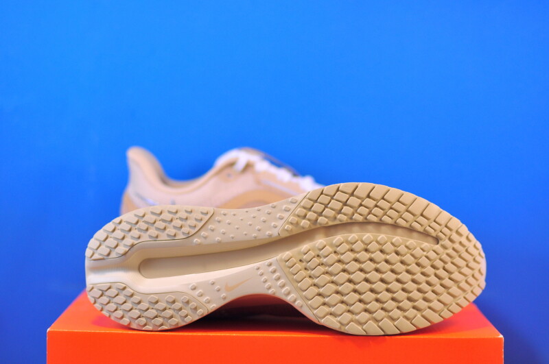 Кросівки Nike Pegasus Premium IH4369-200 - Зображення 4