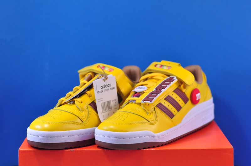 Кросівки Adidas M&M's x Forum 84 Low - Зображення 1