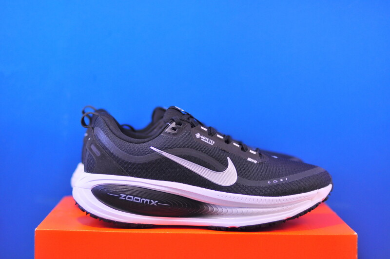 Кросівки Nike Vomero 18 Gore-Tex HQ7002-002 - Зображення 3