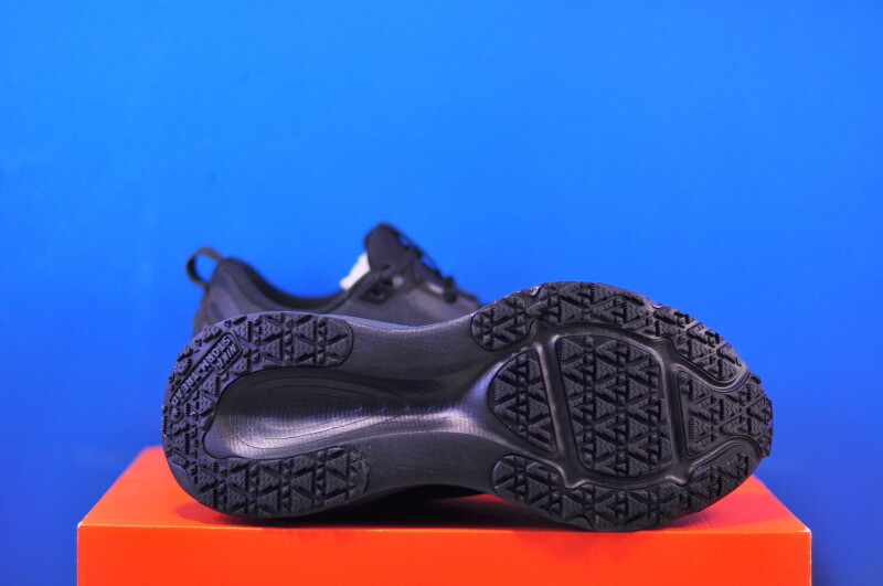 Кросівки Nike Vomero 18 Gore-Tex HQ7002-001 - Зображення 4