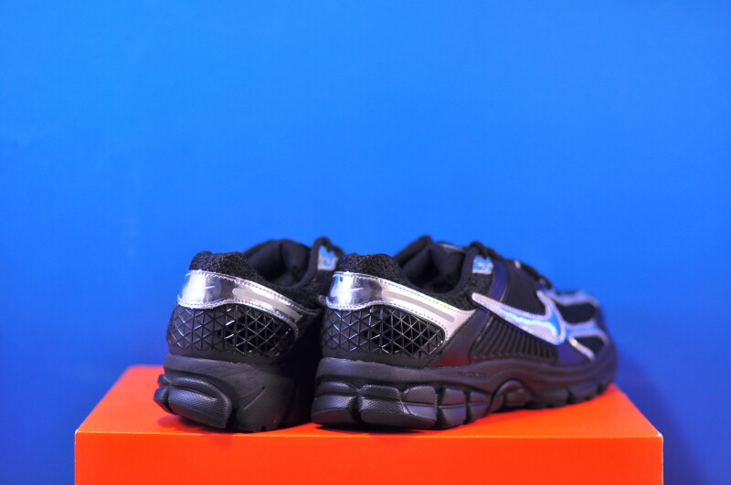 Кросівки Nike Zoom Vomero 5 IV4311-002 - Зображення 2