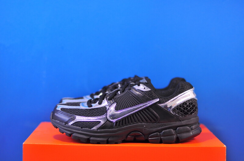 Кросівки Nike Zoom Vomero 5 IV4311-002