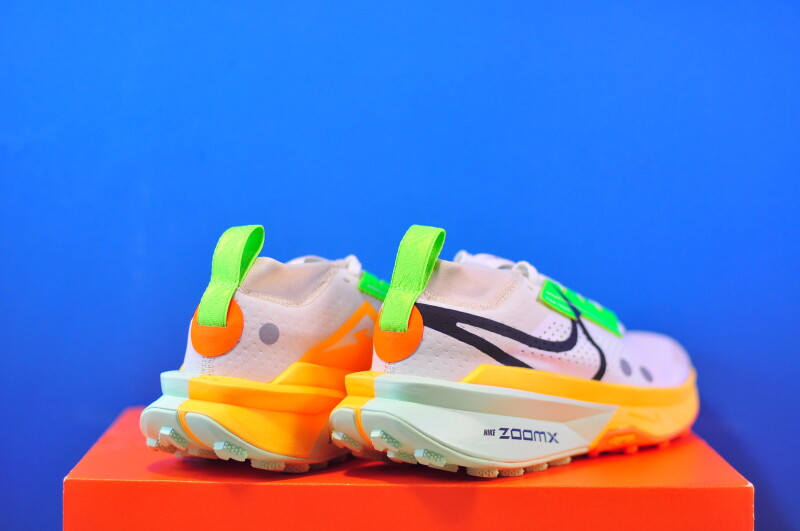 Кросівки Nike Zoomx Zegama Trail 2 FD5190-100 - Зображення 2