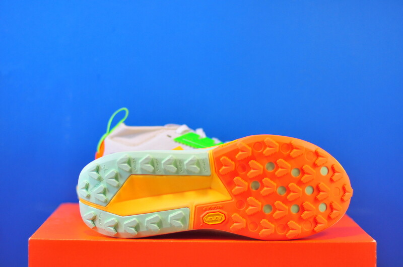 Кросівки Nike Zoomx Zegama Trail 2 FD5190-100 - Зображення 4