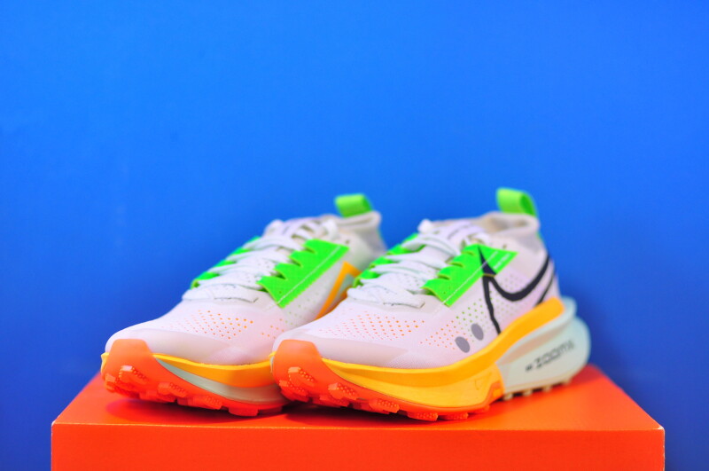 Кросівки Nike Zoomx Zegama Trail 2 FD5190-100 - Зображення 1