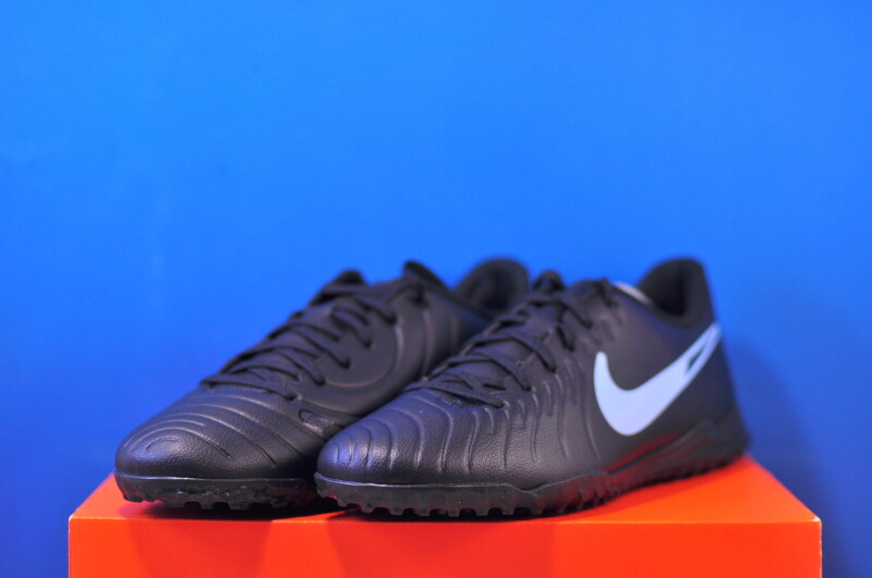 Сороканіжки Nike Tiempo Legend 10 Club TF DV4345-003 - Зображення 1