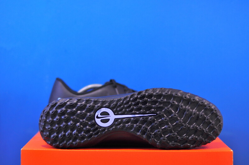 Сороканіжки Nike Tiempo Legend 10 Club TF DV4345-003 - Зображення 4