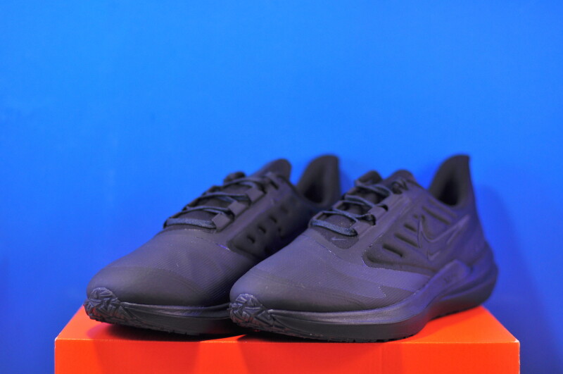 Кросівки Nike Air Winflo 9 Shield DM1106-007 - Зображення 1