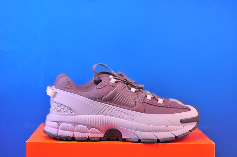 Кросівки Nike Zoom Vomero 5 Roam Tattoo Particle Rose HQ2181-501 - Зображення 3