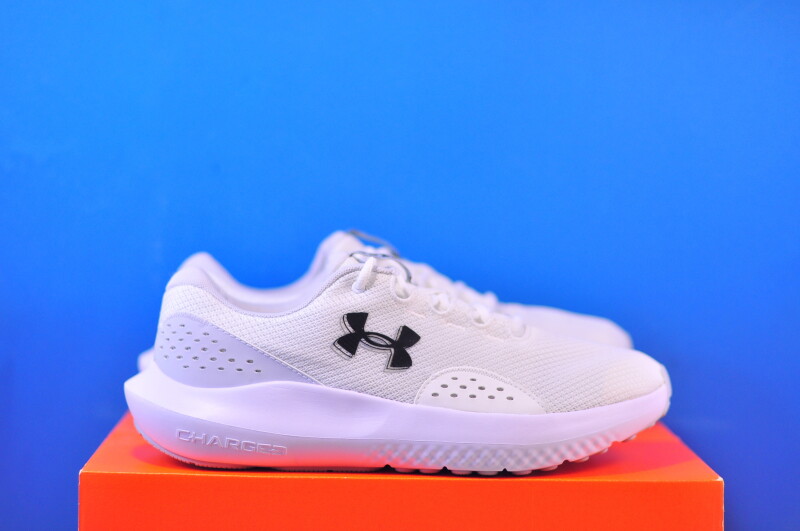 Кросівки Under Armour Charged Surge 4 3027000-100 - Зображення 3