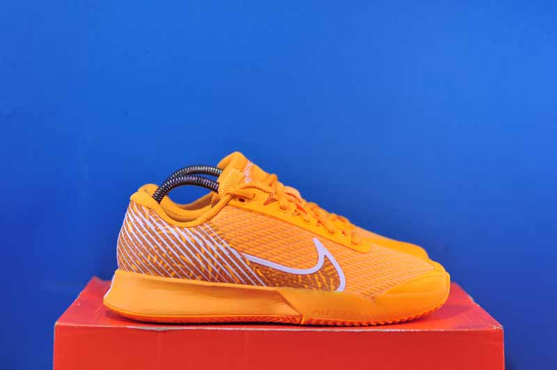 Тенісні кросівки Nike Court Air Zoom Vapor Pro 2 Orange DV2024-700