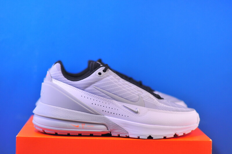 Кросівки Nike Air Max Pulse X Marcus Rashford Light Blue FV0390-100 - Зображення 3