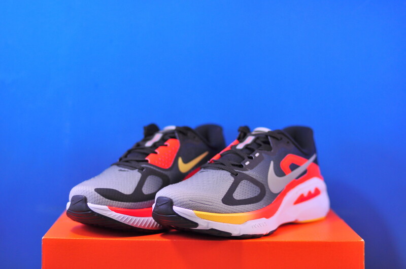 Кросівки Nike Structure Plus Grey HQ3048-003 - Зображення 1
