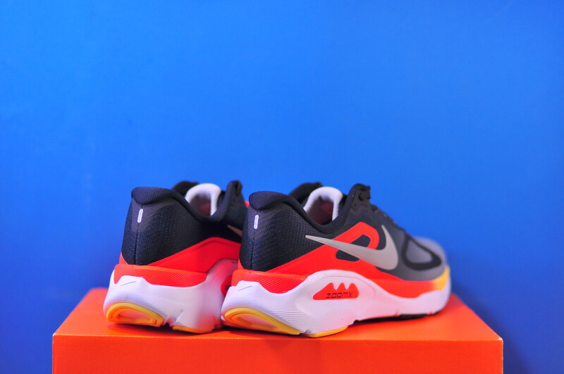 Кросівки Nike Structure Plus Grey HQ3048-003 - Зображення 2
