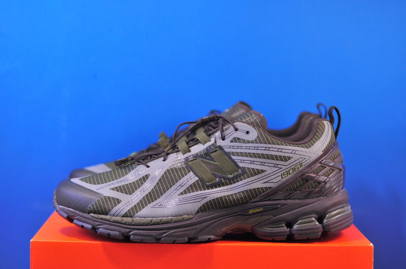 Кросівки New Balance 1906U U19062KI