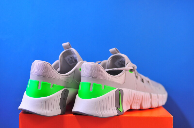 Кросівки Nike Free Metcon 5 Grey DV3949-002 - Зображення 2