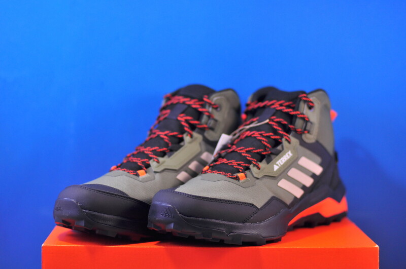 Кросівки Adidas Terrex Ax4 Mid Gore-Tex IG8853 - Зображення 1