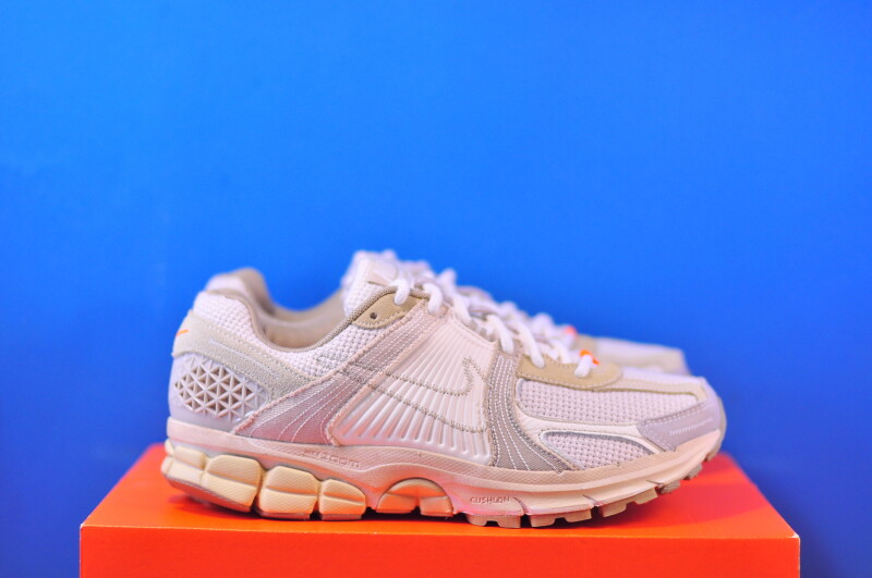 Кросівки Nike Zoom Vomero 5 IM6966-104 - Зображення 3
