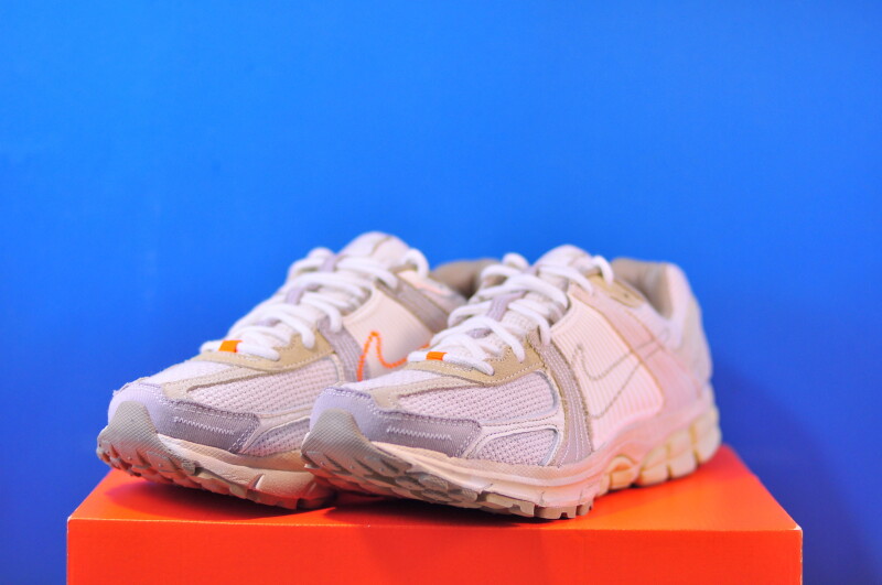 Кросівки Nike Zoom Vomero 5 IM6966-104 - Зображення 1