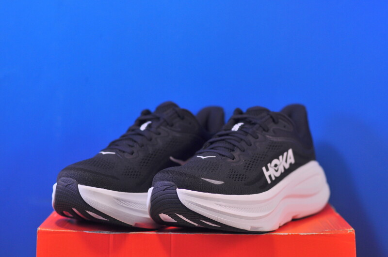 Кросівки Hoka Bondi 9 Black 1162011 BWHT - Зображення 1