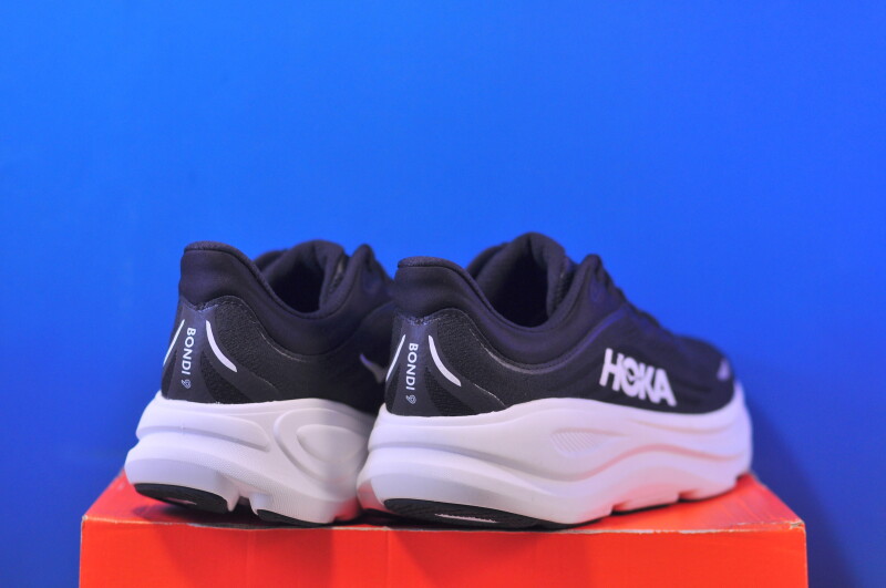Кросівки Hoka Bondi 9 Black 1162011 BWHT - Зображення 2