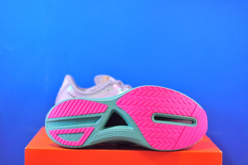 Кросівки Saucony Endorphin Pro 3 White S10755-25 - Зображення 4
