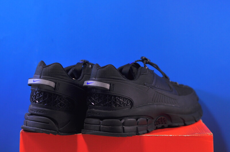 Кросівки Nike Zoom Vomero Roam Winterized FV2295-002 - Зображення 2