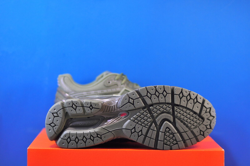 Кросівки New Balance 1906R Primaloft U1906ROG - Зображення 4