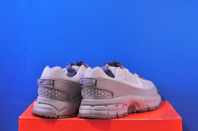 Кросівки Nike Zoom Vomero Roam HV4294-009 - Зображення 2